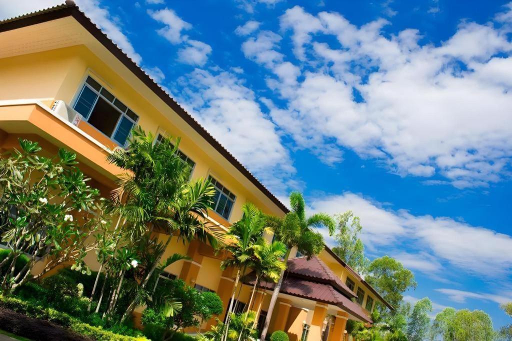 Rajapruek Place Chiang Mai Bagian luar foto