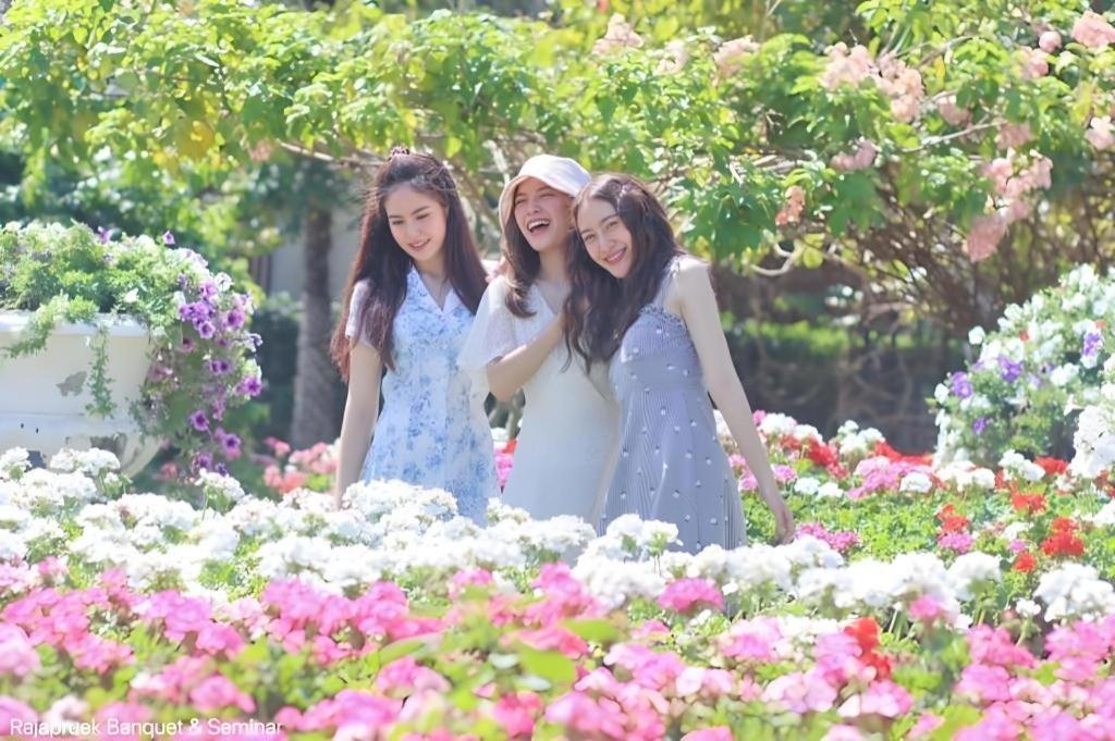 Rajapruek Place Chiang Mai Bagian luar foto